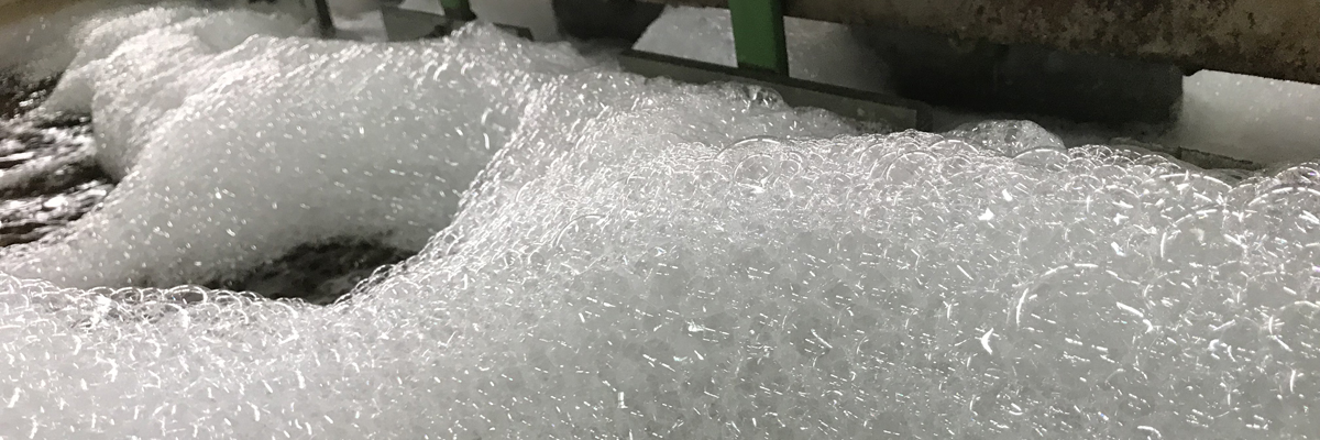 Schaum auf Galvanikbad